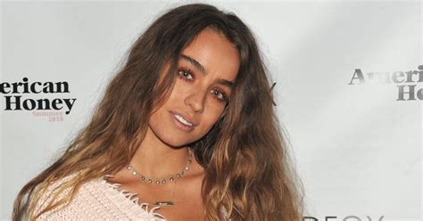 sommer ray sexy pictures|Sommer Ray Drops Palm Tree Bikini Photos to Kick。